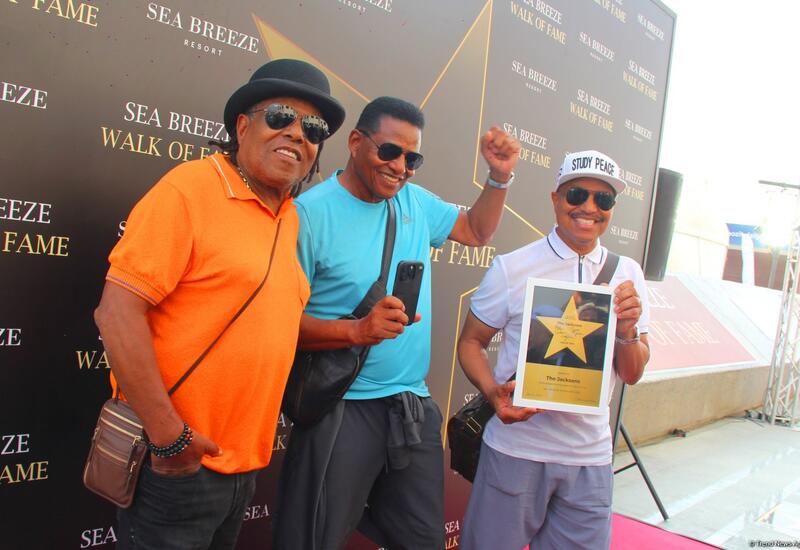 Легендарная группа The Jacksons заложила звезду в Sea Breeze Walk of Fame в Баку