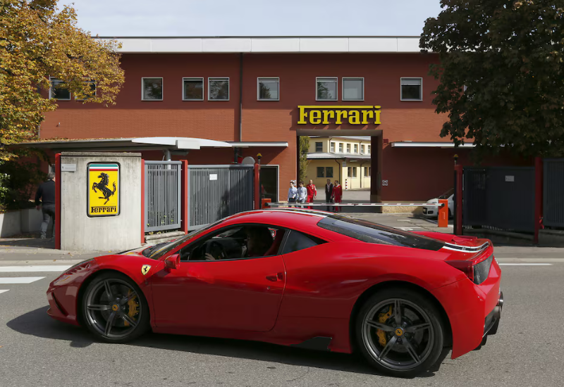 Ferrari будет принимать биткоин за автомобили