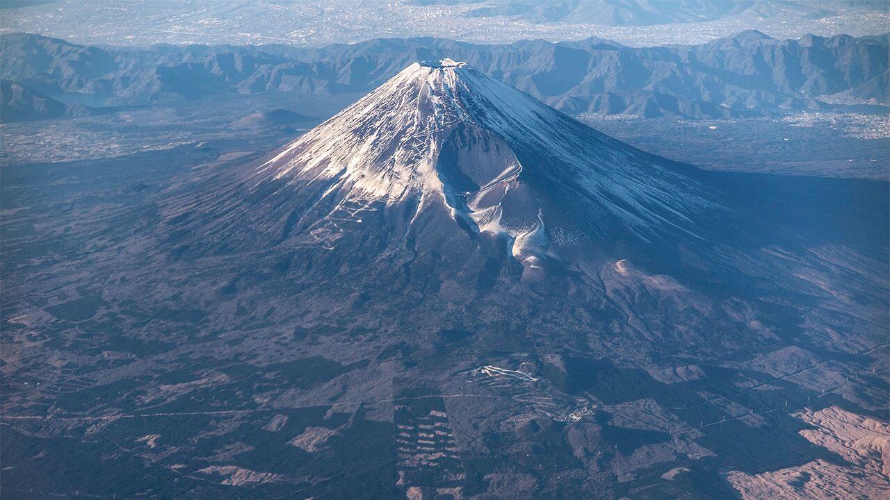 Извержение Фудзи может обрушить на Токио до 490 млн куб. м пепла