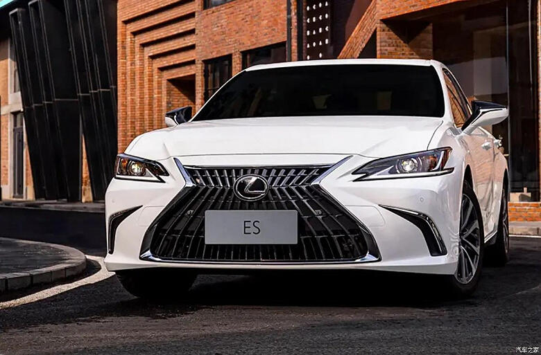 Представлен Lexus ES 200 Premium Edition