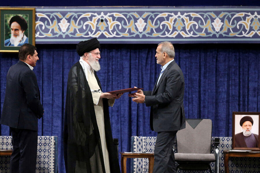 Хаменеи заявил о возможном сближении Ирана с Западом
