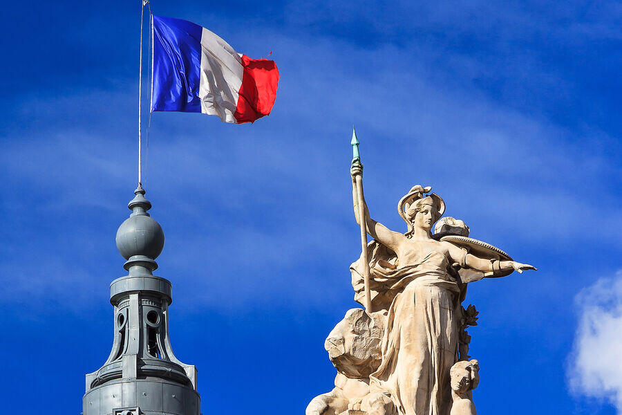 Францию отказались считать державой