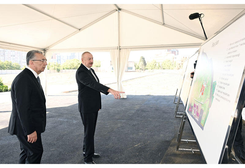 Президент Ильхам Алиев ознакомился с ходом работ в новом парке около станции метро «Гянджлик» в Баку