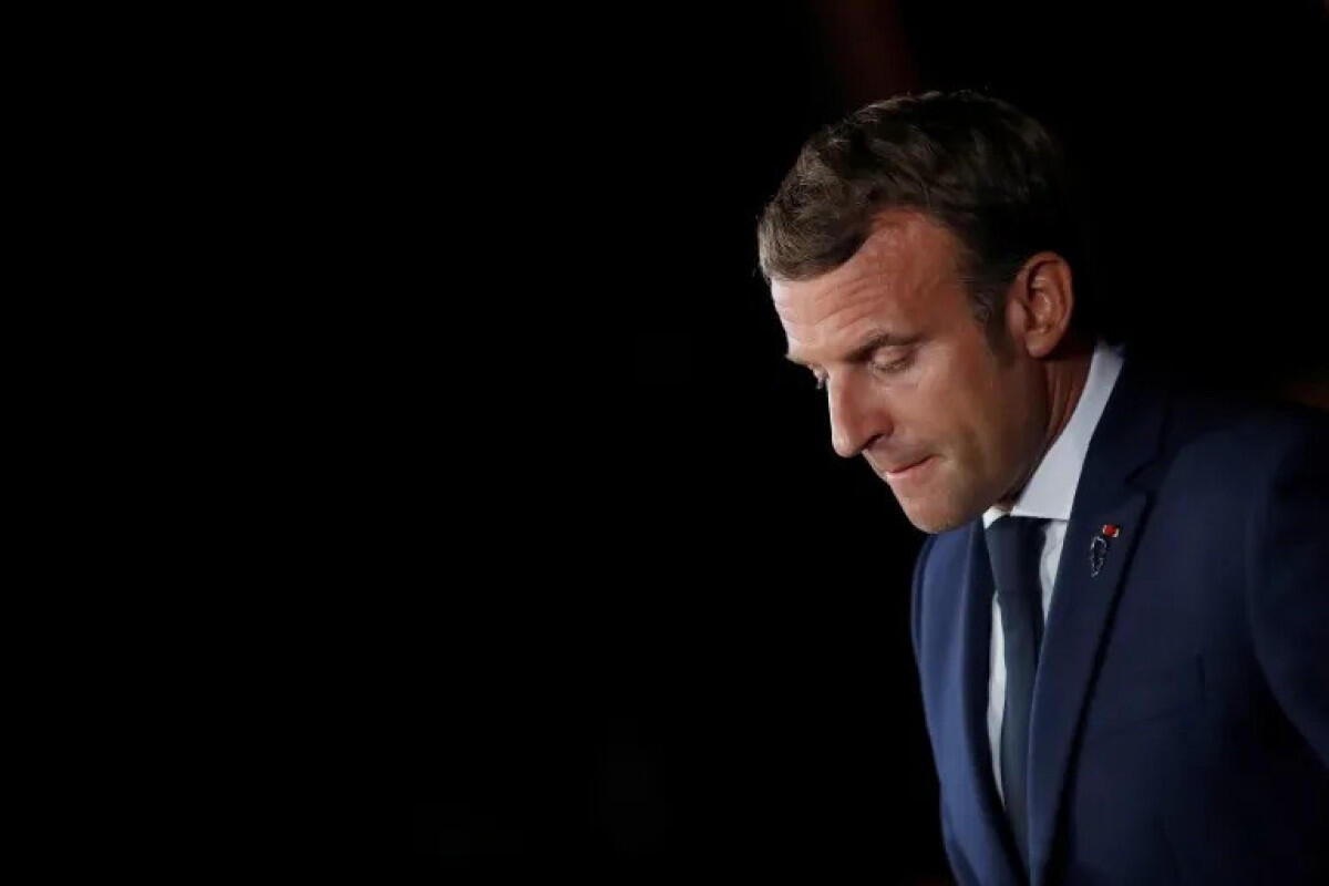 Отставка президента - единственный выход для Франции