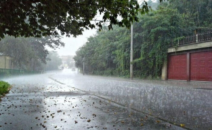 Rayonlarda arabir yağış yağıb, şimşək çaxıb