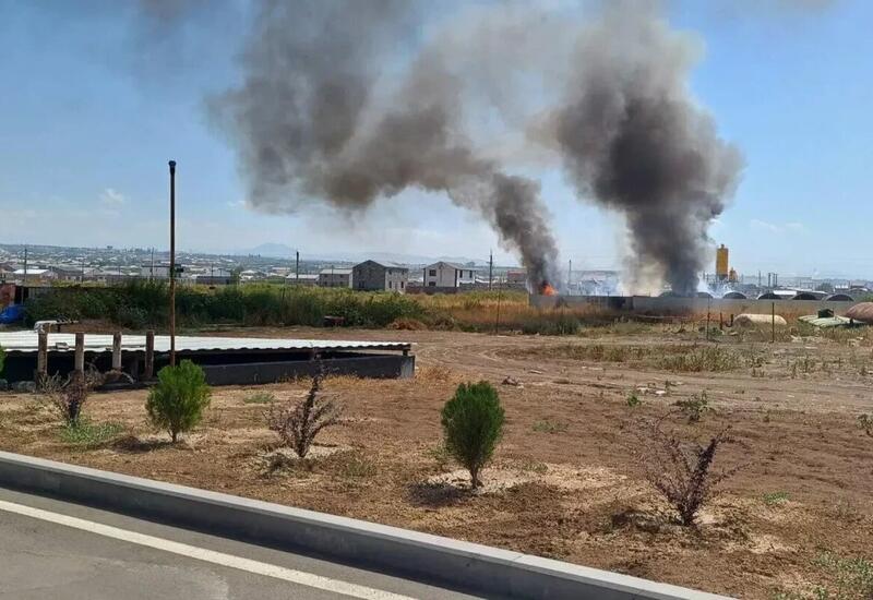 В Армении горит склад с топливом