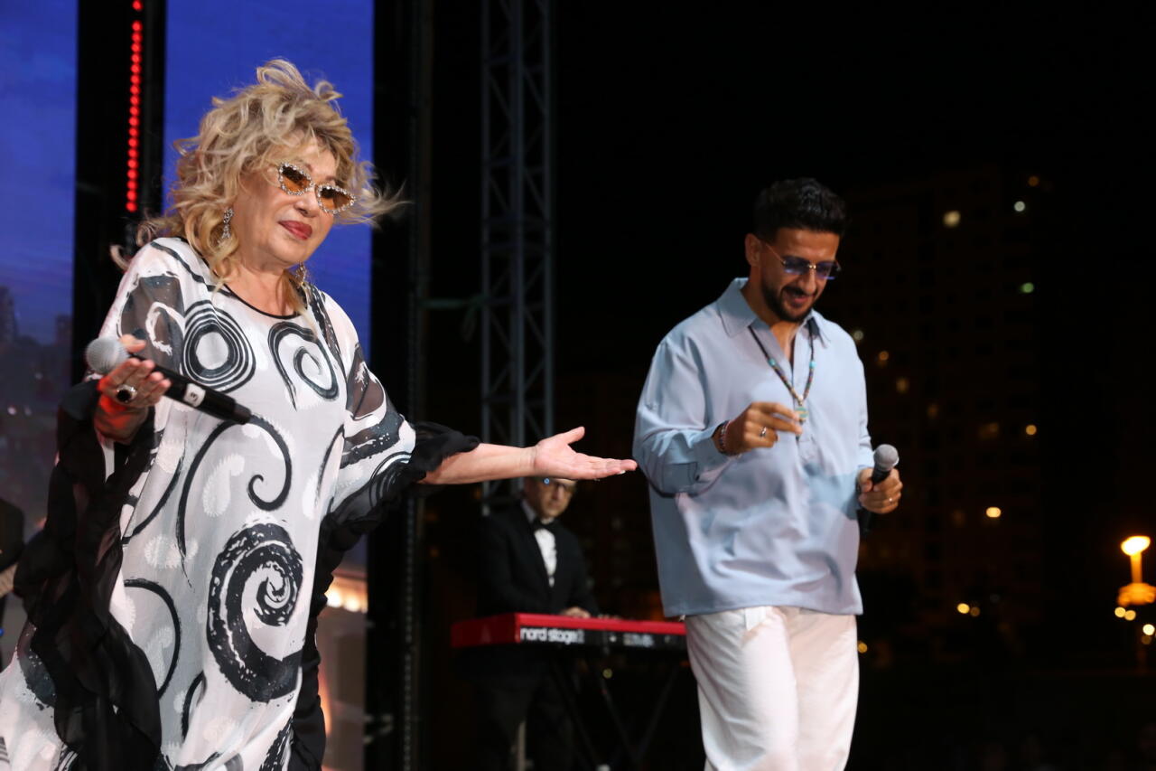 Heydər Əliyev Mərkəzinin parkında “Yay Festivalı” bağlanış konserti keçirilib