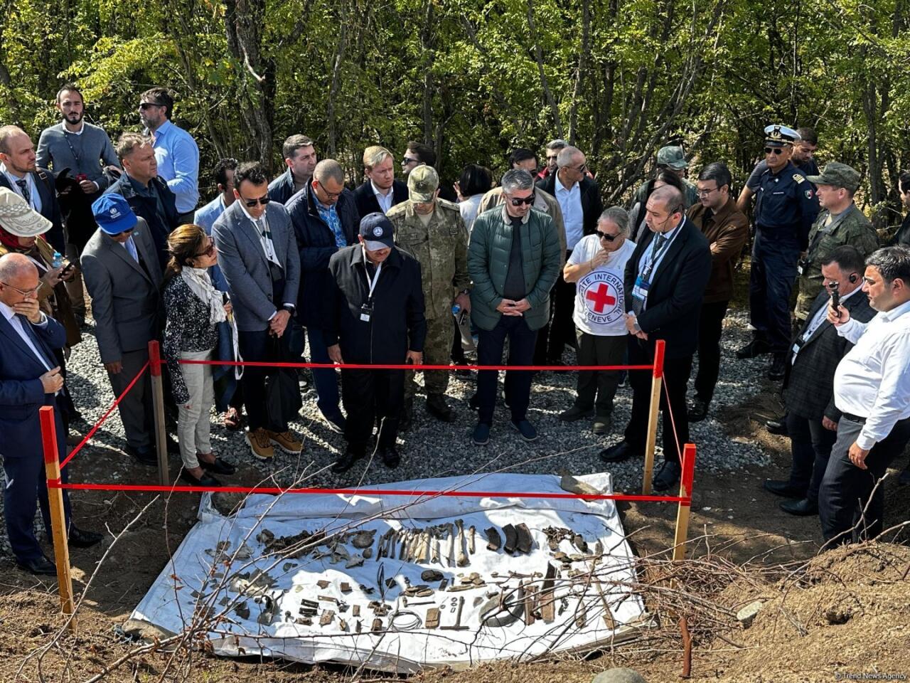 В Агдере проведён осмотр массового захоронения