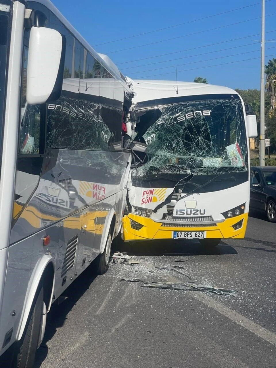 В Турции столкнулись два туристических автобуса,