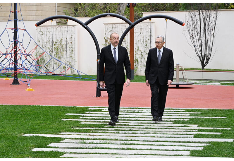 Prezident İlham Əliyev Bakının Nəsimi rayonunda yeni salınan parkda yaradılan şəraitlə tanış olub