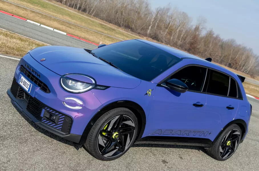 Abarth представил мощнейшую модель в своей в истории