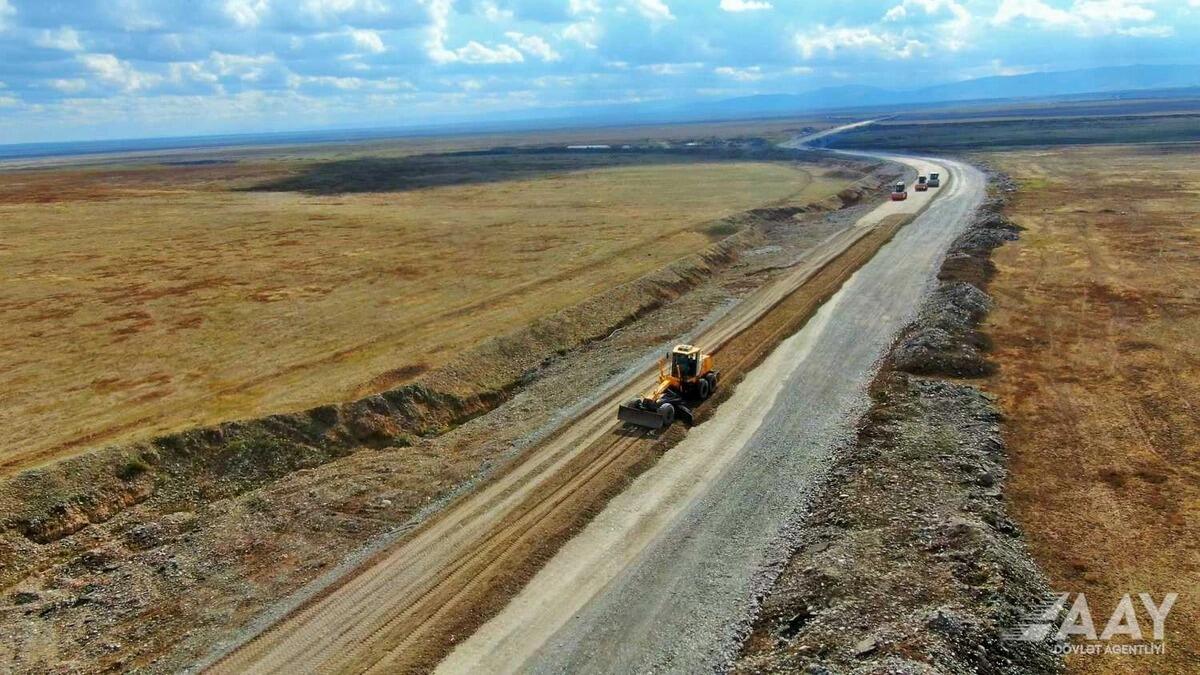 В Карабахе строится новая дорога