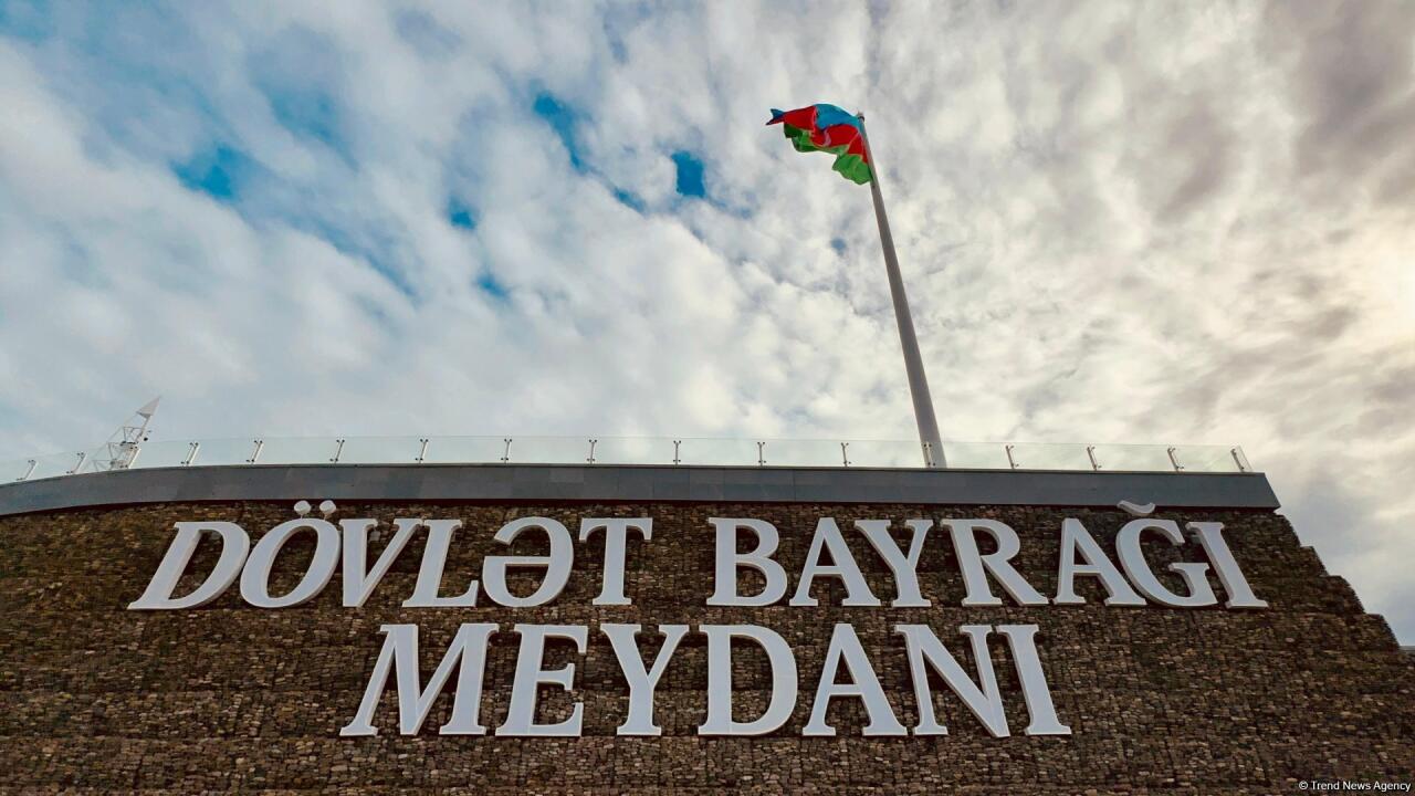 Dövlət Bayrağı Meydanından