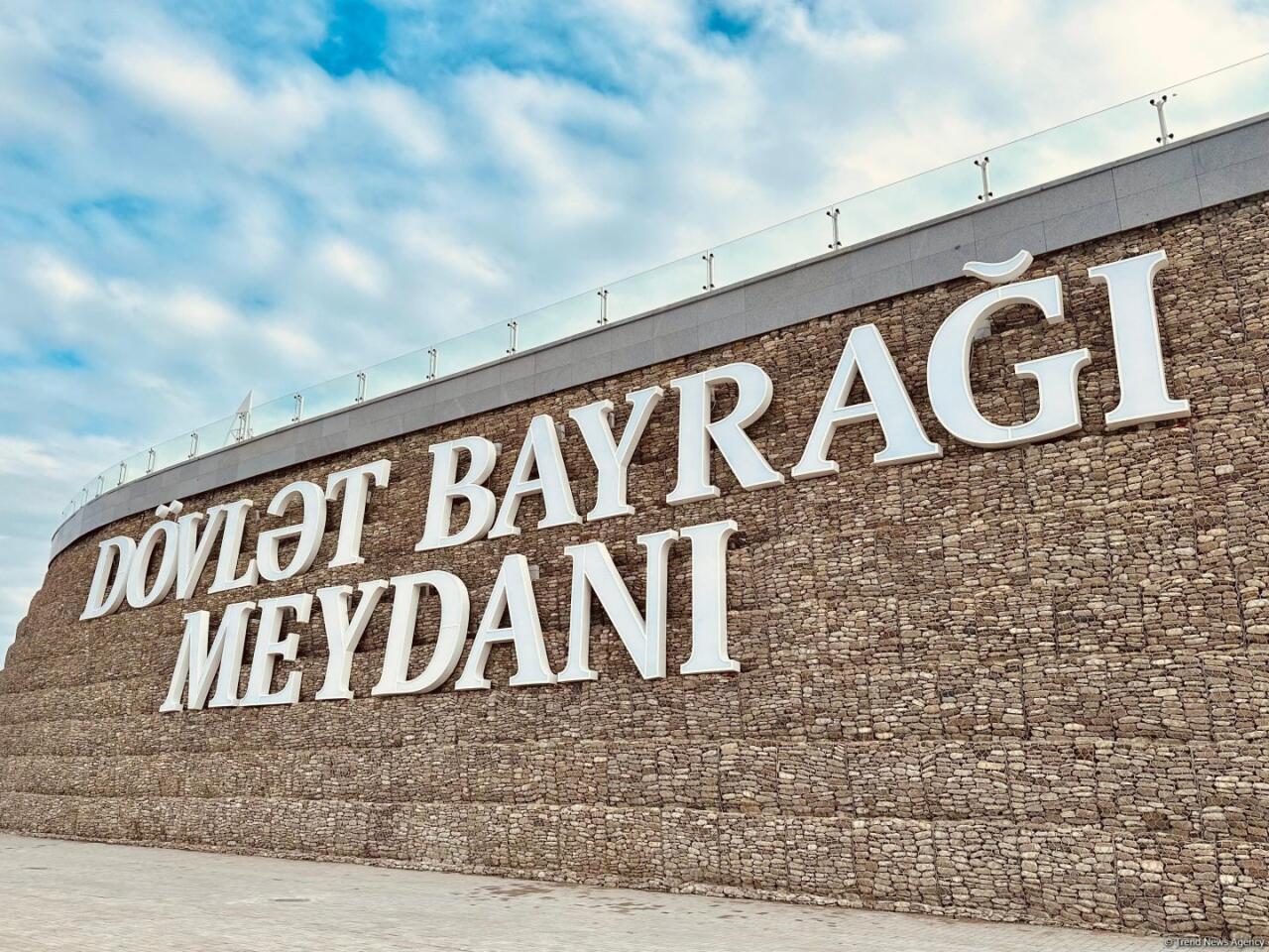 Dövlət Bayrağı Meydanından