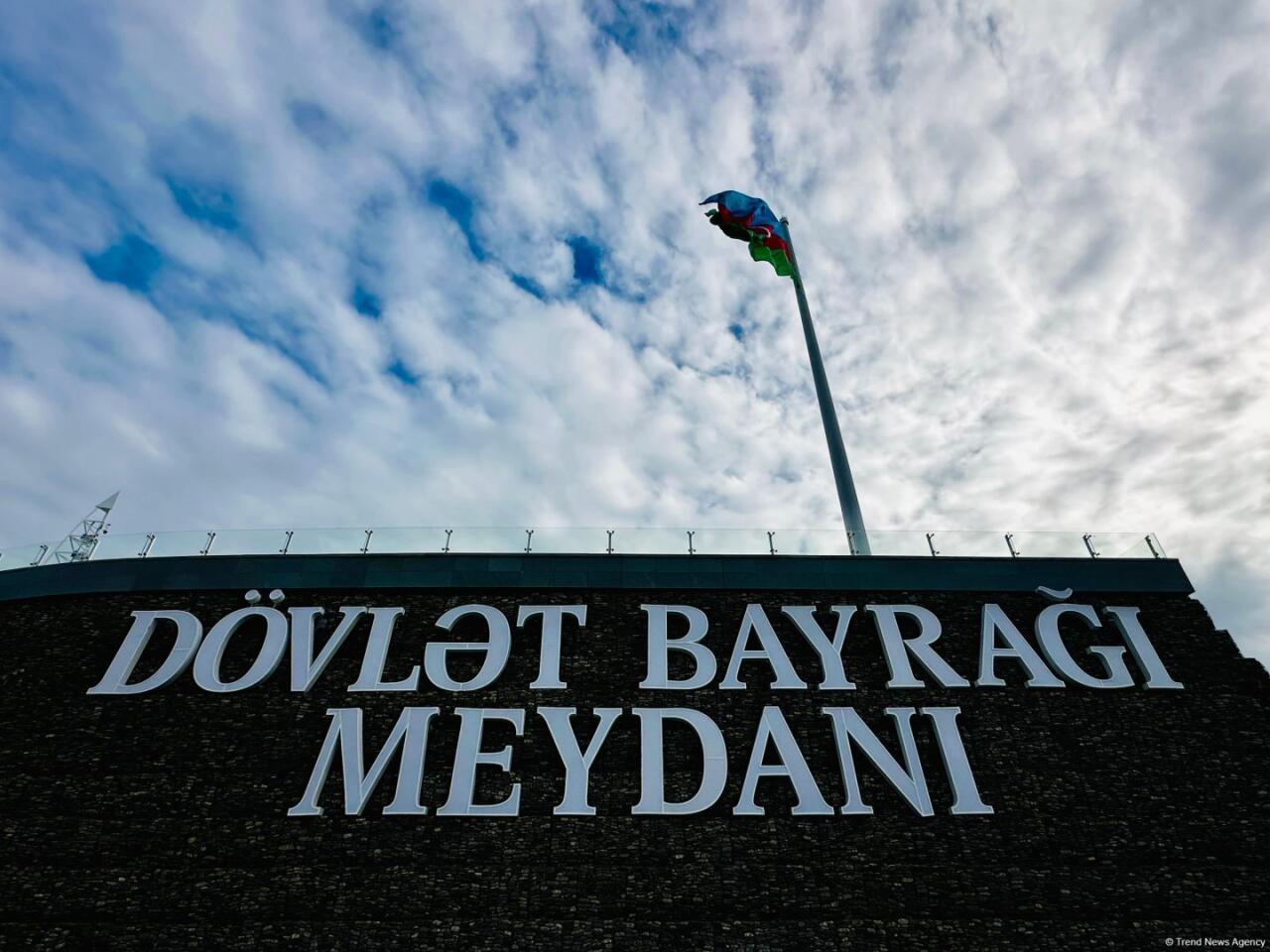 Dövlət Bayrağı Meydanından