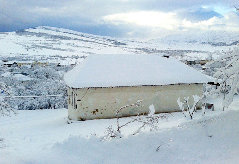 Bu ərazimizə güclü qar yağdı