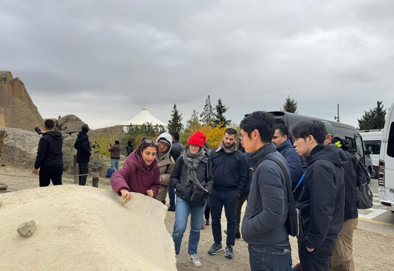 COP29 çərçivəsində xarici media nümayəndələrinə Qobustan Qaya Sənəti Mədəni Landşaftı və Qobustan Palçıq Vulkanlarında olublar