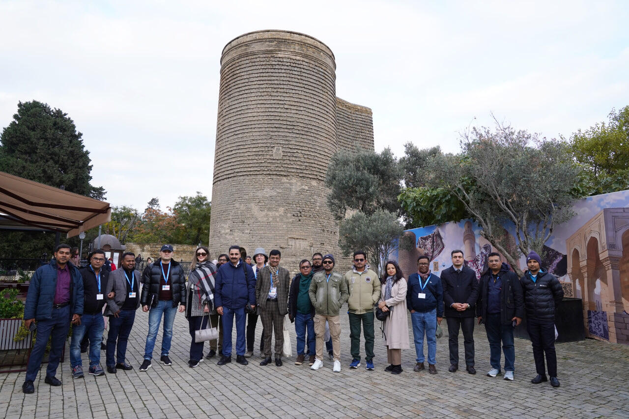 COP29 çərçivəsində xarici media nümayəndələri İçərişəhəri ziyarət edib