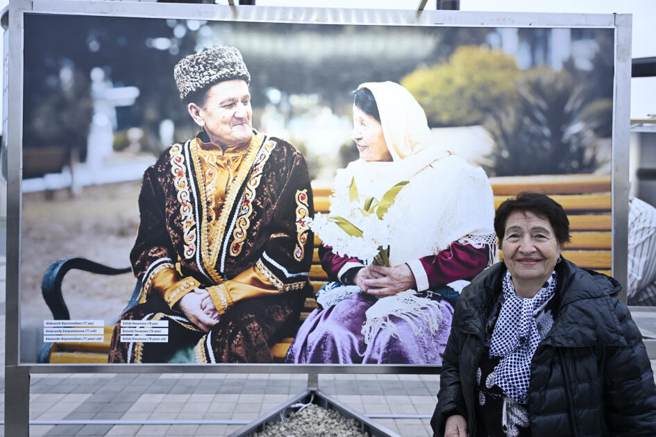 Heydər Əliyev Fondunun vitse-prezidenti Leyla Əliyeva və Bakı Media Mərkəzinin rəhbəri Arzu Əliyeva Dənizkənarı Milli Parkda “Zamanın səsini dinlə” fotosərgisinin açılışında iştirak ediblər