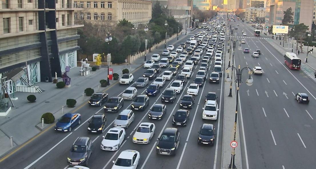 Bakıda bu yollarda tıxac var