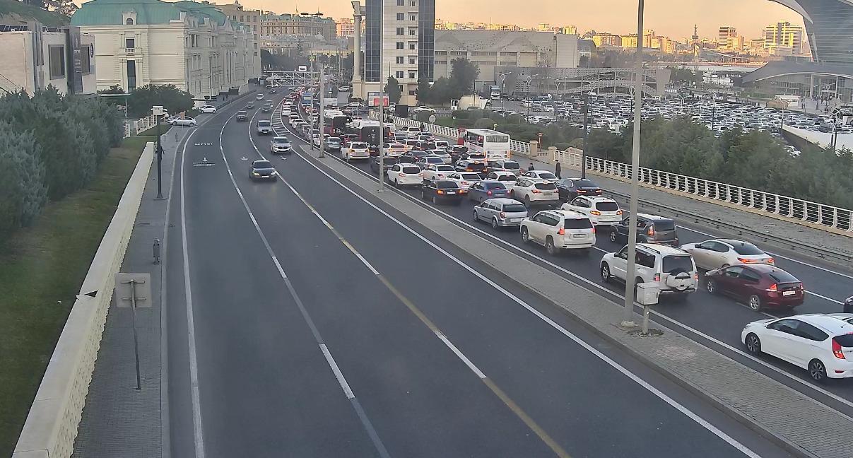 Bakıda bu yollarda tıxac var