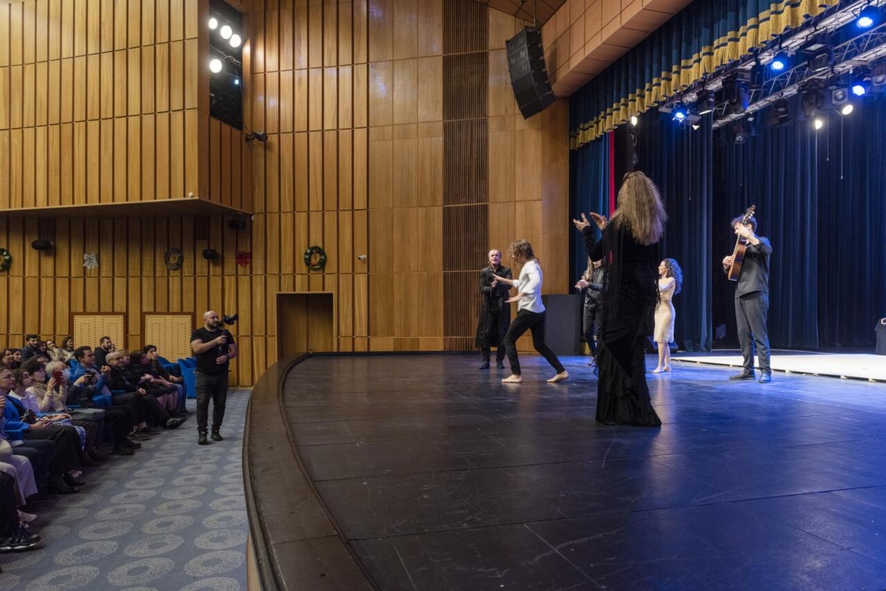 Театр Flamenco Live представил премьеру спектакля-фламенко "Мастер и Маргарита" в Баку