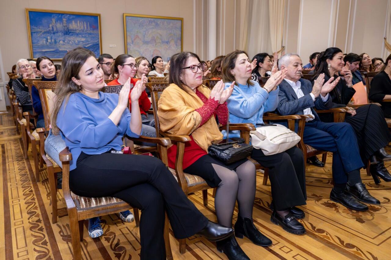 В Баку насладились концертом солистов Международного центра мугама