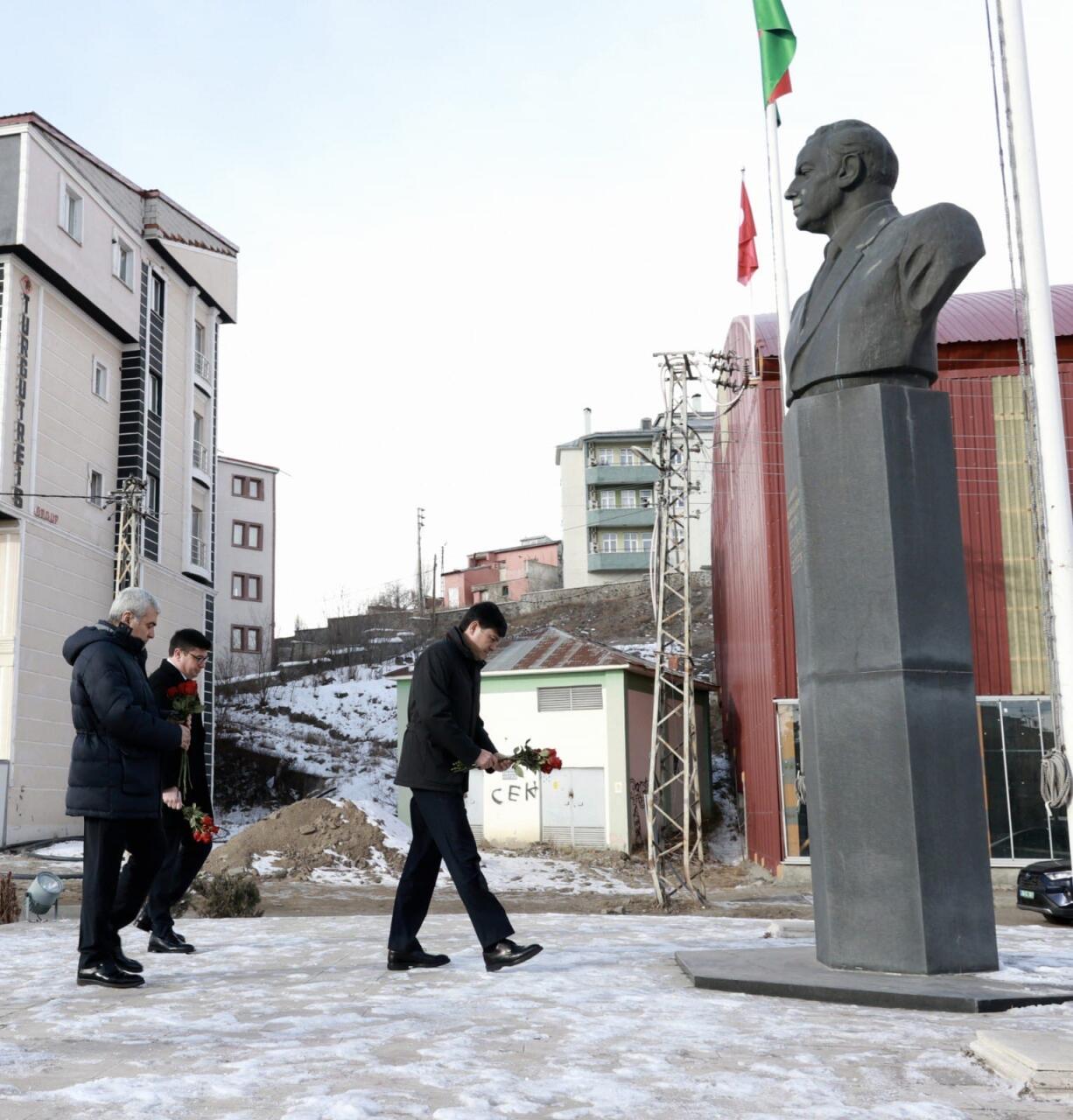 Qarsda “Heydər Əliyev Təhsil Mərkəzi”də Azərbaycan icması ilə görüş keçirilib