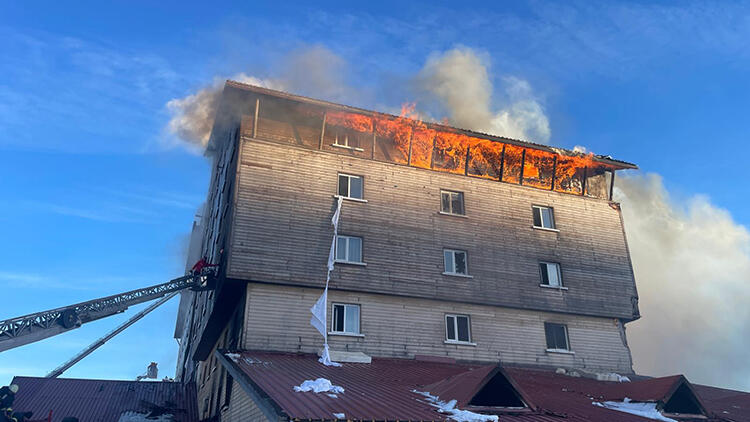 Возросло число погибших в пожаре в турецком отеле