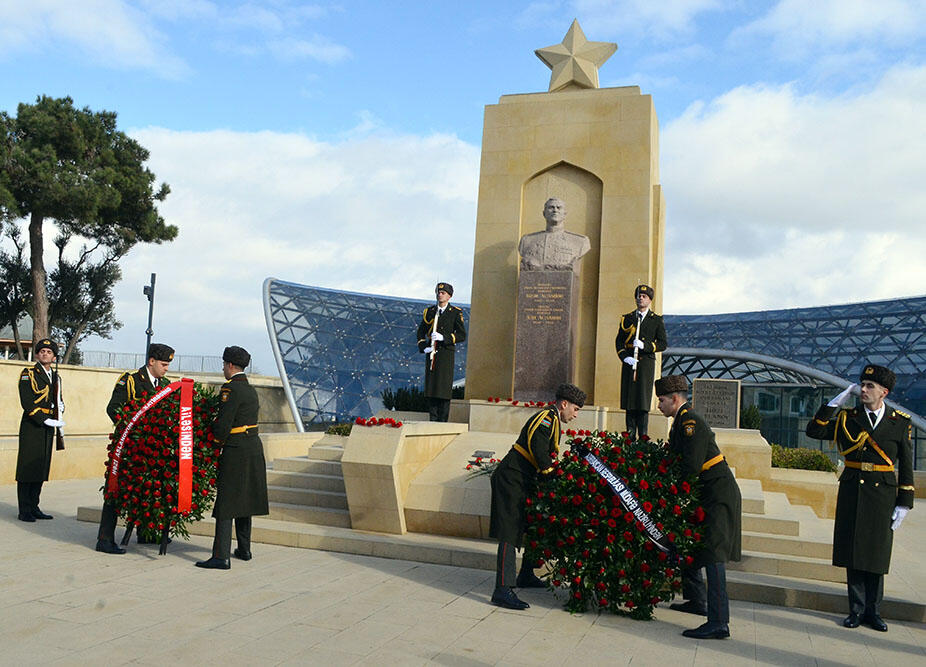 İki dəfə Sovet İttifaqı Qəhrəmanı Həzi Aslanovun 115 illiyi qeyd olunub