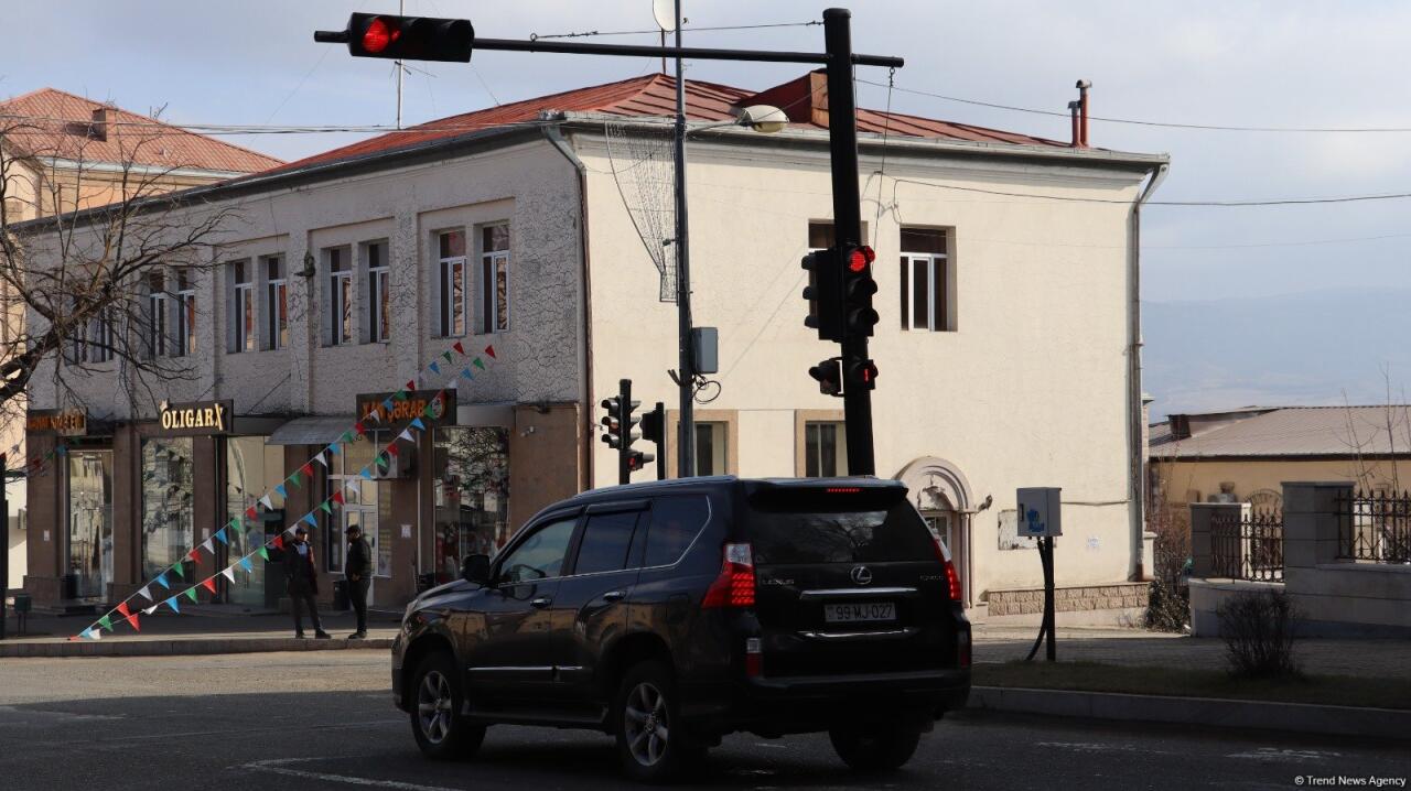 В освобожденном от оккупации городе возрождается жизнь