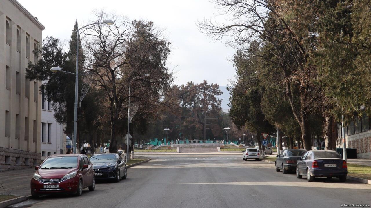 В освобожденном от оккупации городе возрождается жизнь