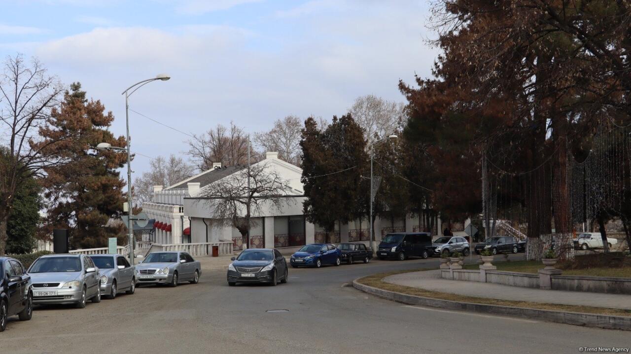 В освобожденном от оккупации городе возрождается жизнь