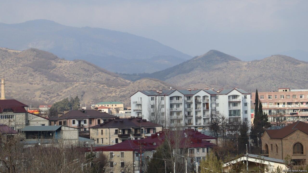 В освобожденном от оккупации городе возрождается жизнь