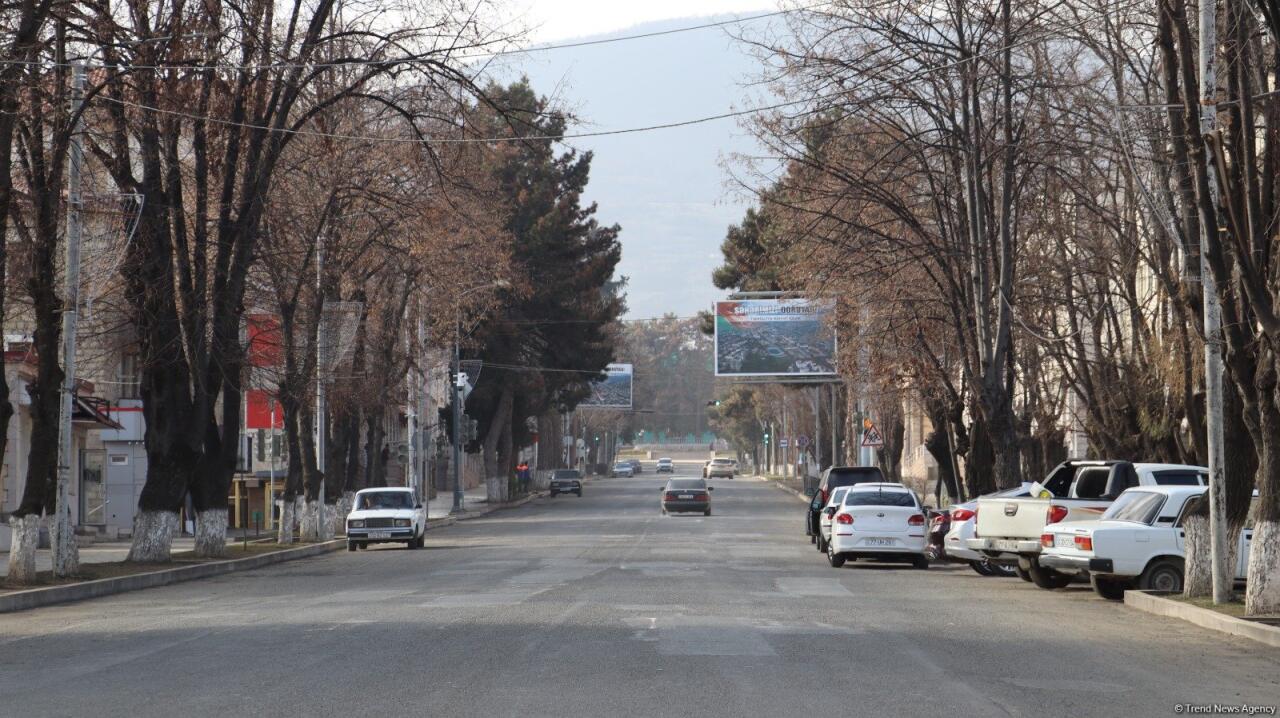 В освобожденном от оккупации городе возрождается жизнь