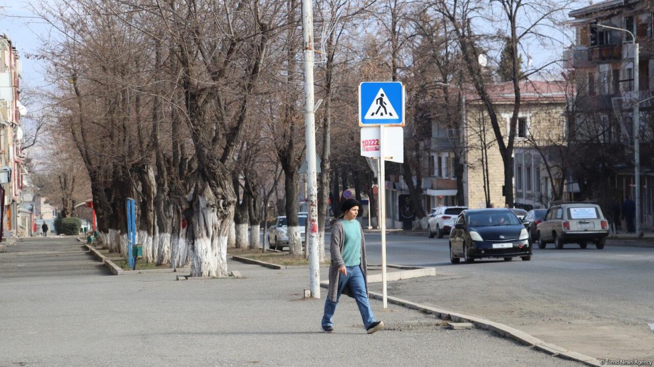 В освобожденном от оккупации городе возрождается жизнь