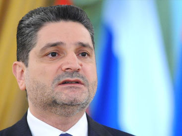 Газета: премьер Армении продолжает грабить госбюджет