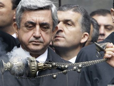 На президента Армении совершен наезд