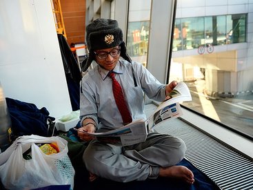 Японец уже второй месяц живет в московском аэропорту - ФОТО