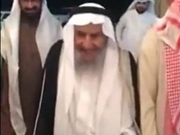 В Саудовской Аравии 100-летний шейх женился на молодой девушке - ВИДЕО