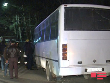 Определены личности 5 раненых в результате столкновения автобуса и КамАЗа в Баку - ОБНОВЛЕНО - ФОТО
