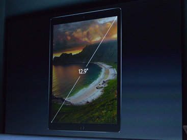 Apple представила самый гигантский в истории iPad - ФОТО