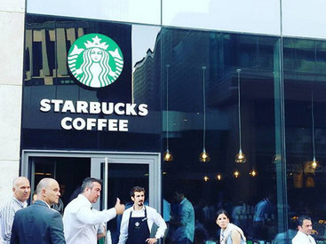 В Баку открылся Starbucks - ФОТО