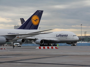 Lufthansa отменила десятки рейсов