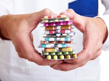 В Азербайджане запретили более 800 серий лекарств