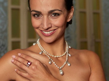 Жемчужное ожерелье королевы Швеции продано за $3,42 млн.