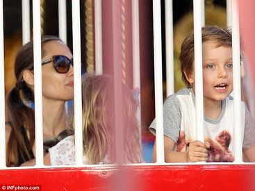 Анджелина Джоли устроила себе незабываемый отдых с детьми – ФОТО