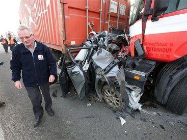 Ад на дороге: В Бельгии столкнулись 100 автомобилей - ОБНОВЛЕНО - ФОТО