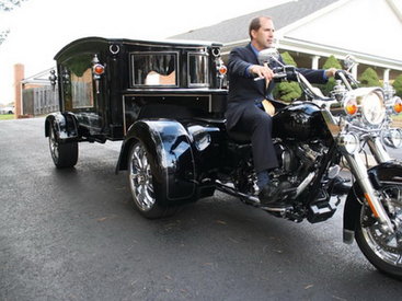 Похоронное бюро в США предлагает катафалк Harley Davidson