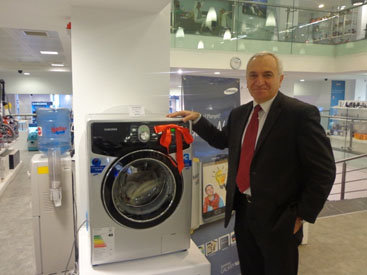 ARIEL подарит 100 семьям не только исключительную чистоту белья, но и стиральные машины!